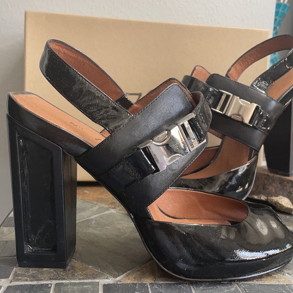 No. 704B Reneh Black Leather & Patent heels - Picture 2 of 10